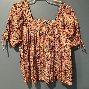 DR2 Size S Patterned Pleated Top